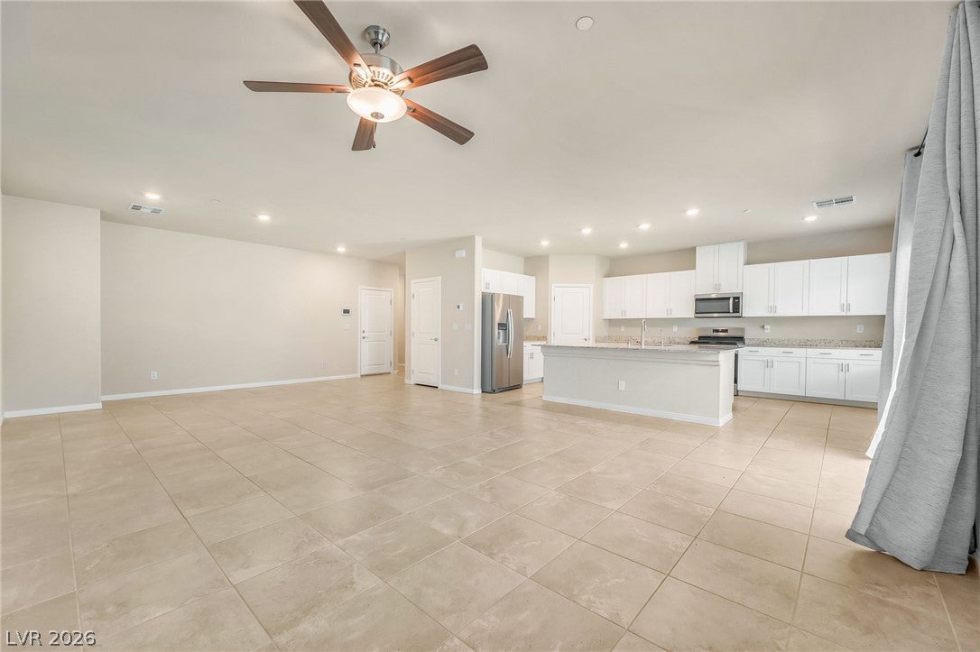 472 Silverweed Avenue