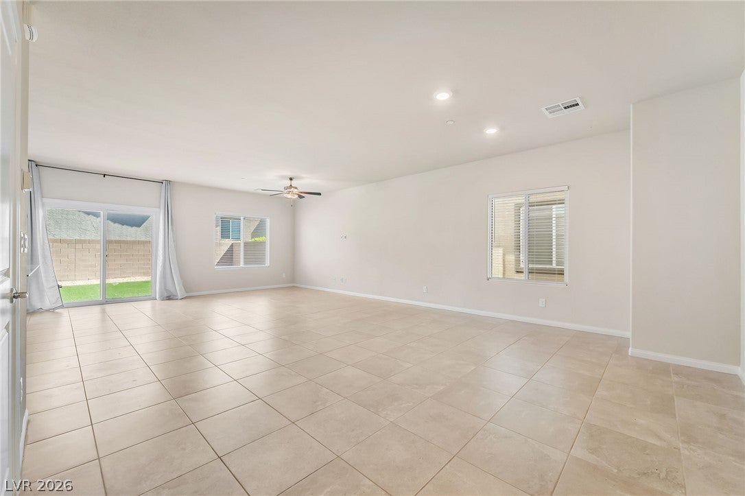 472 Silverweed Avenue