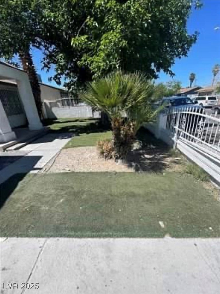 2932 Demetrius Avenue