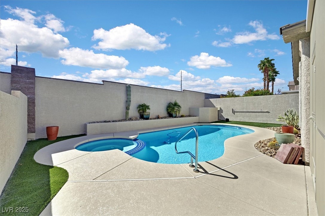 3215 Orange Sun Street