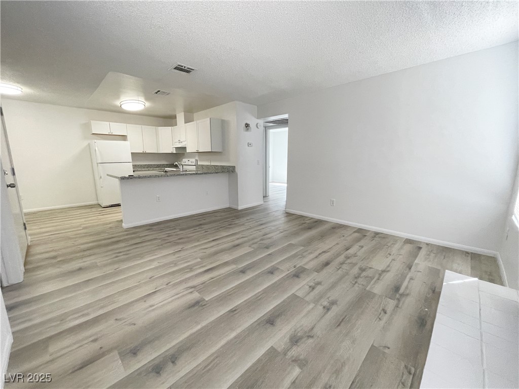 2742 Alicialynnn Way B