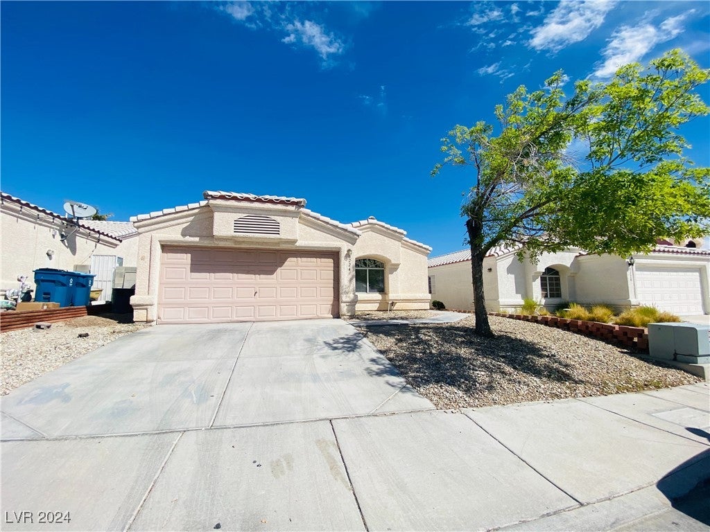 Photo 1 of 8 — 8224 Carmen Boulevard, Las Vegas, NV 89128
