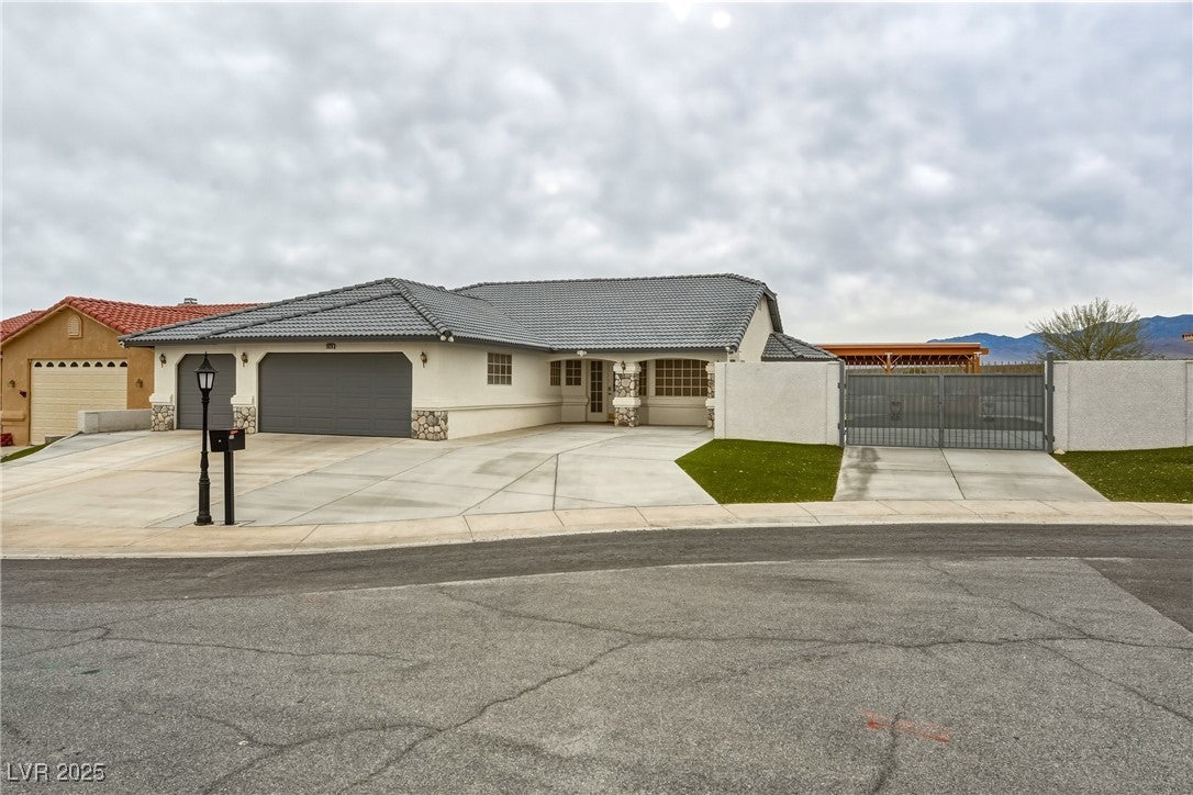 3630 E Vineyard Drive