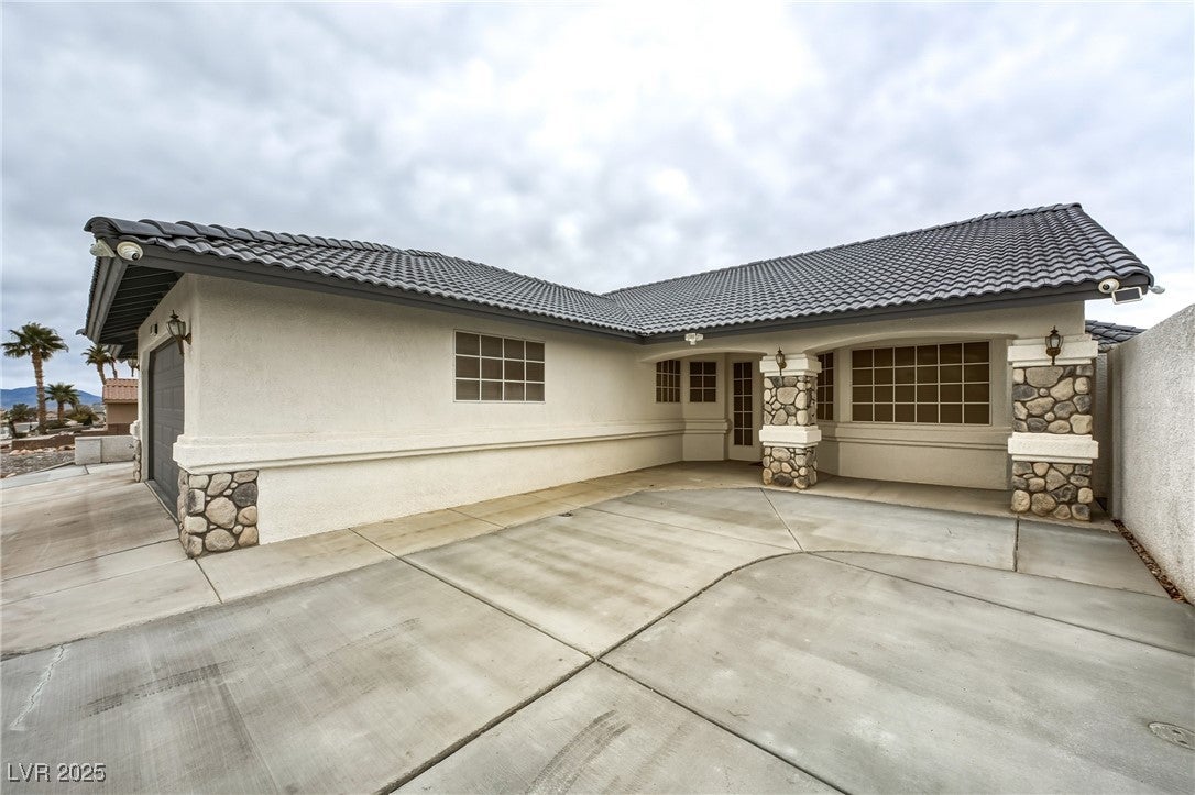 3630 E Vineyard Drive