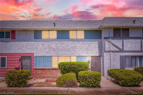 Photo of 532 Greenbriar Townhouse Way, Las Vegas, NV 89121 (MLS # 2804593)
