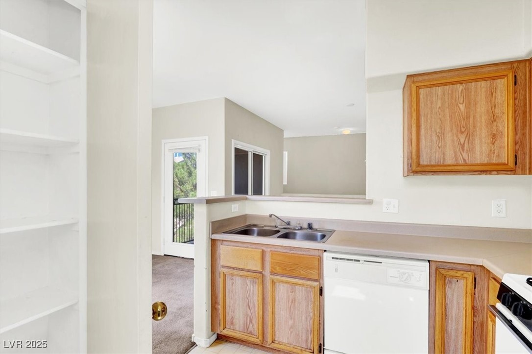 Las Vegas, Nevada 89148, United States, 2 Bedrooms Bedrooms, ,2 BathroomsBathrooms,Residential,Active,119162