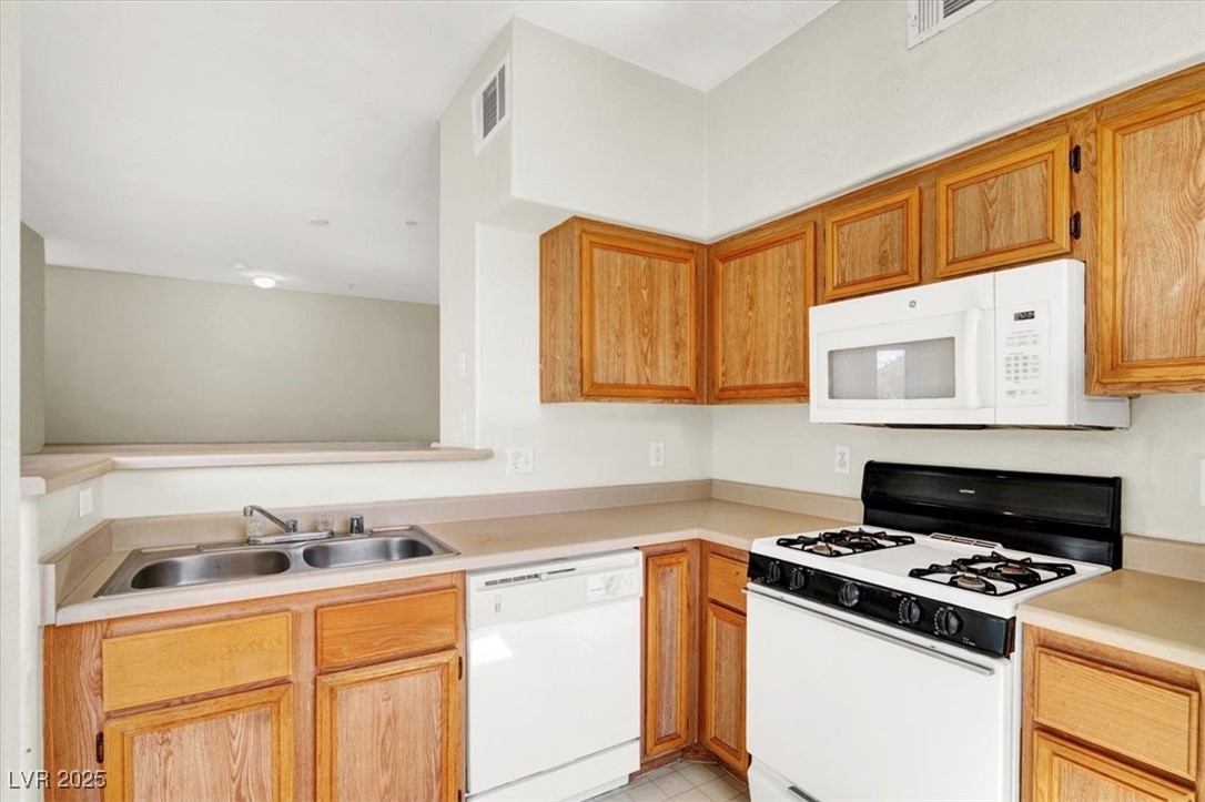 Las Vegas, Nevada 89148, United States, 2 Bedrooms Bedrooms, ,2 BathroomsBathrooms,Residential,Active,119162