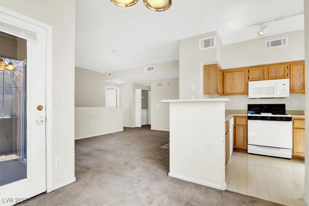 Las Vegas, Nevada 89148, United States, 2 Bedrooms Bedrooms, ,2 BathroomsBathrooms,Residential,Active,119162