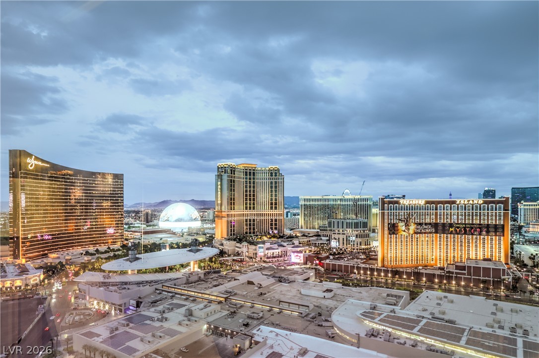 2000 Fashion Show Drive 3807