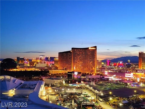 Photo of 2877 Paradise Road #2802, Las Vegas, NV 89109 (MLS # 2558391)