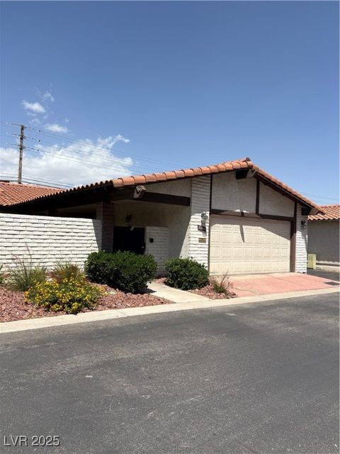Photo of 2100 Plaza Del Padre, Las Vegas, NV 89102 (MLS # 2683151)