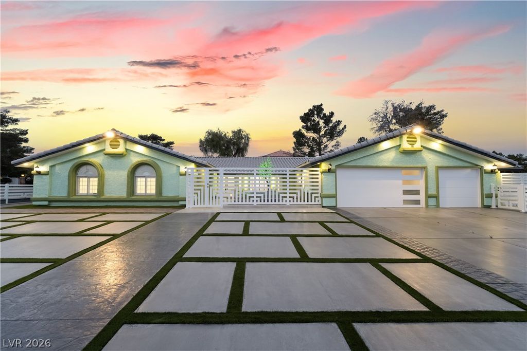 Photo of 3160 E Viking Road, Las Vegas, NV 89121 (MLS # 2755851)
