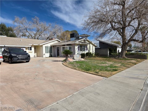 Homes For Sale - 2706 Colanthe Avenue<br/> Clark County, Las Vegas, NV 89102