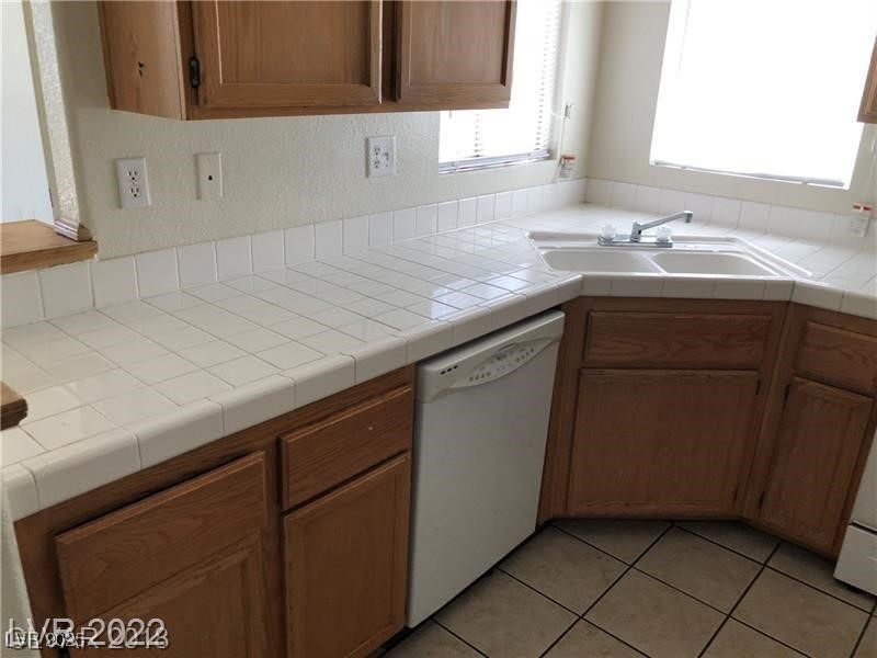 75 N Valle Verde Drive #2121, Henderson, Nevada image 9