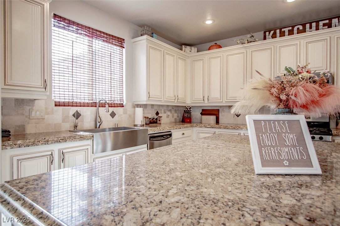 1125 Via Canale Drive, Henderson, Nevada image 6