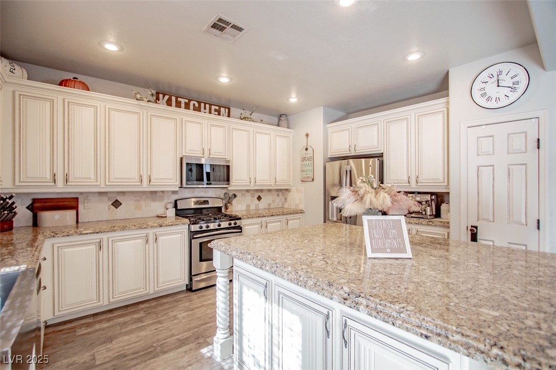 1125 Via Canale Drive, Henderson, Nevada image 5
