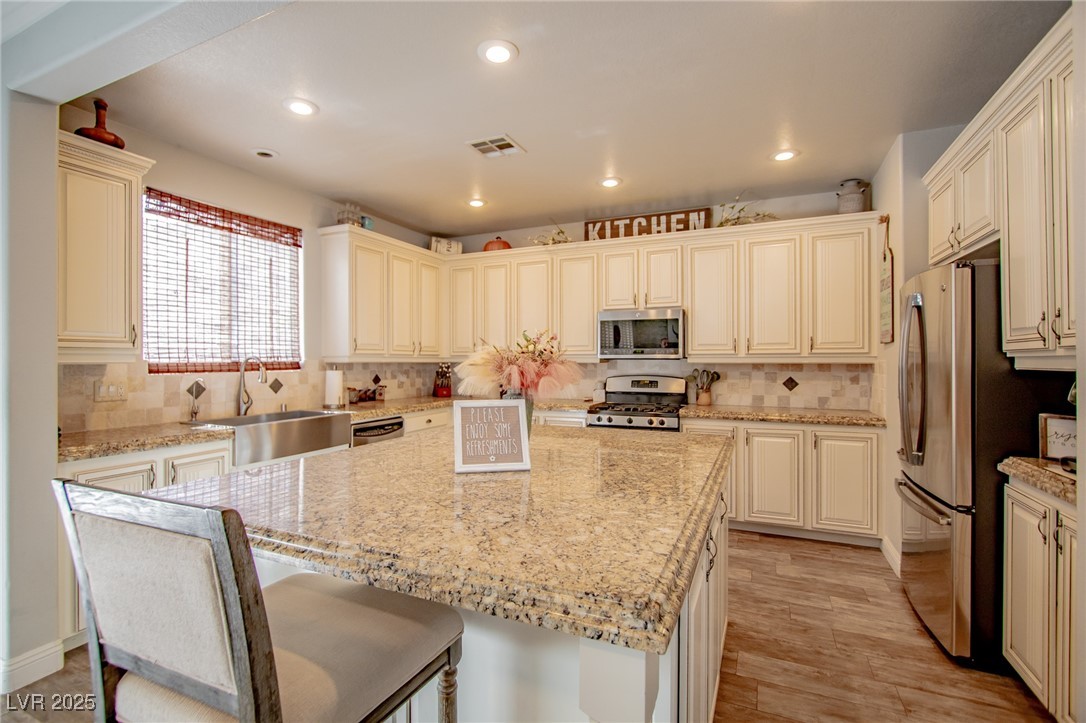 1125 Via Canale Drive, Henderson, Nevada image 9
