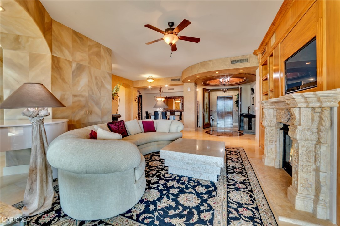 9103 Alta Drive 701