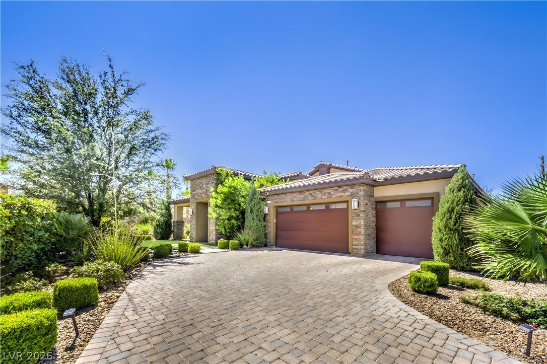 7119 Arabian Ridge Street