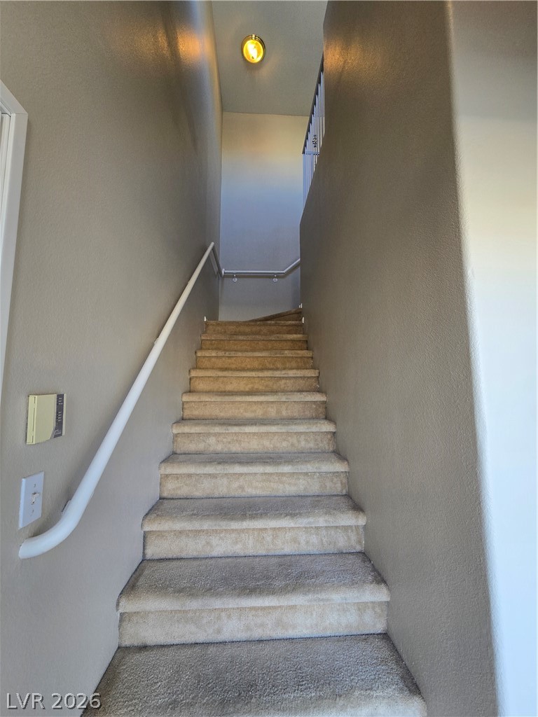 5855 VALLEY Drive 2076