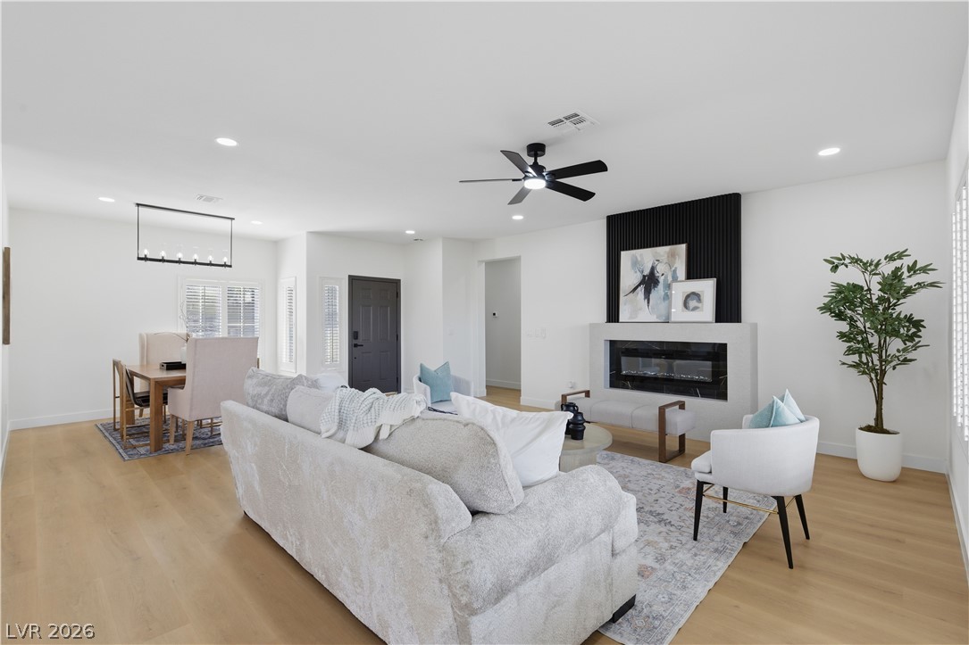 2562 Downeyville Avenue