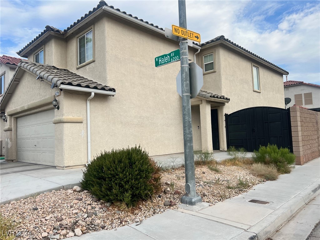 Photo 5 of 11 of 6279 W Haleh Avenue house