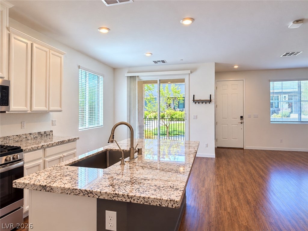 Properties 4 5730 Sky Pointe Drive 120