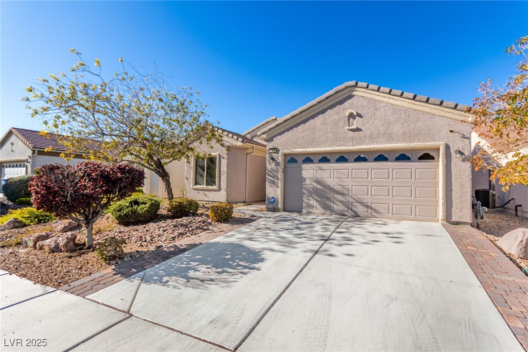 7425 Grassquit Street