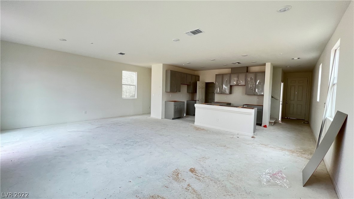 Photo 7 of 24 of 8462 Vacarez Drive house