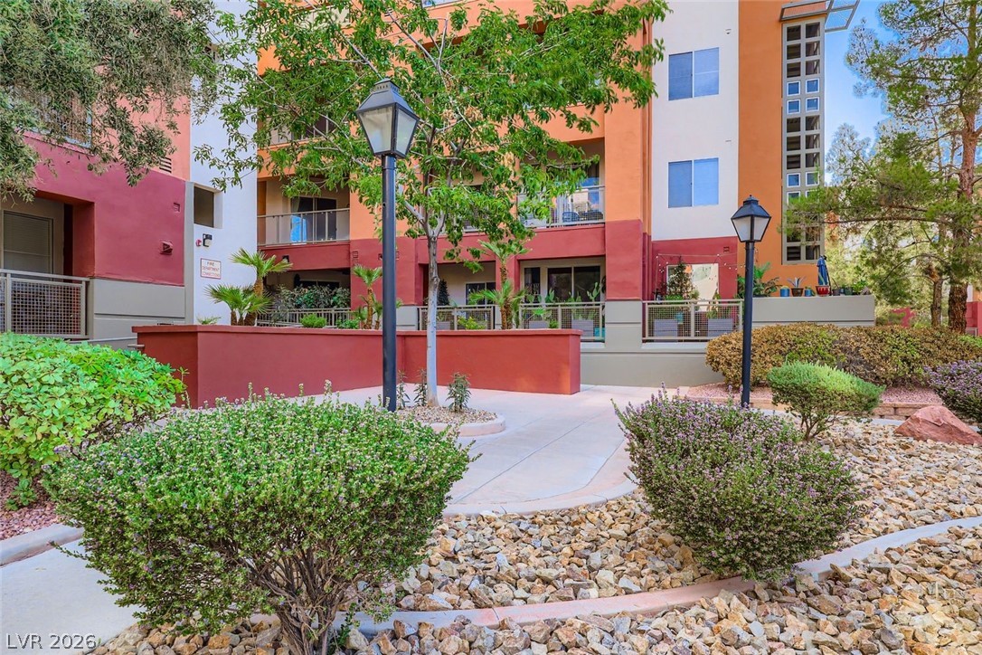 39 E Agate Avenue 208