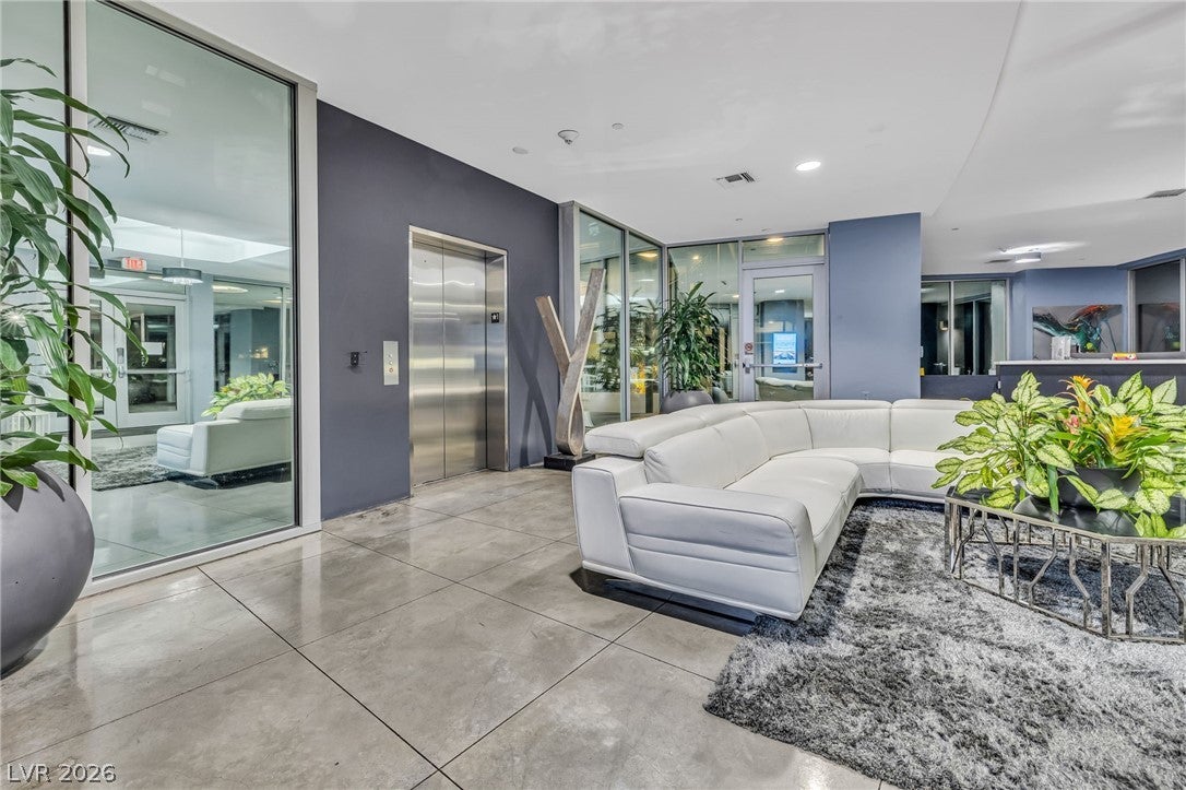 8925 W Flamingo Road 201
