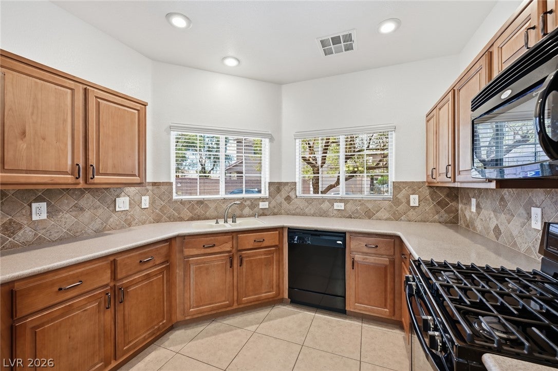 8686 W Treasure Trove