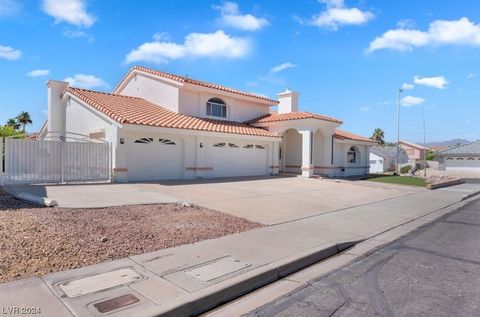 Single Family Residence in Laughlin NV 2161 Avalon Drive 2.jpg