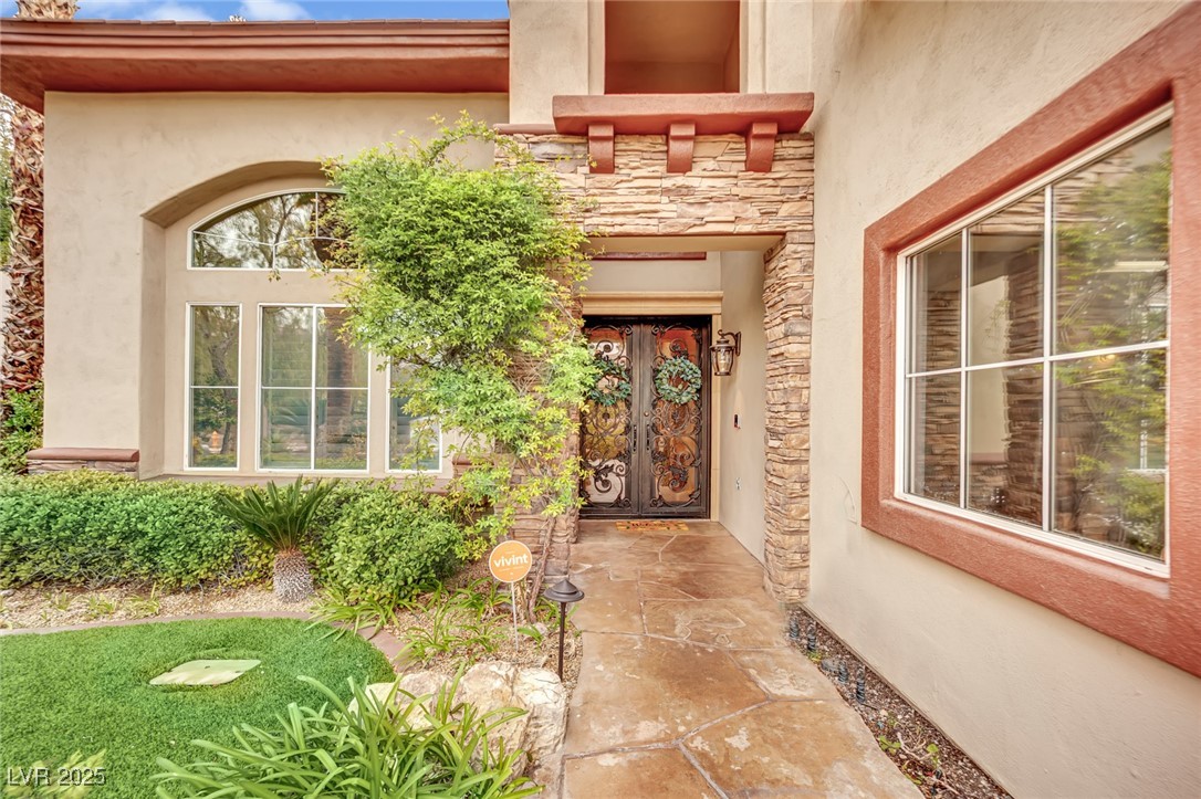 116 N Ring Dove Drive