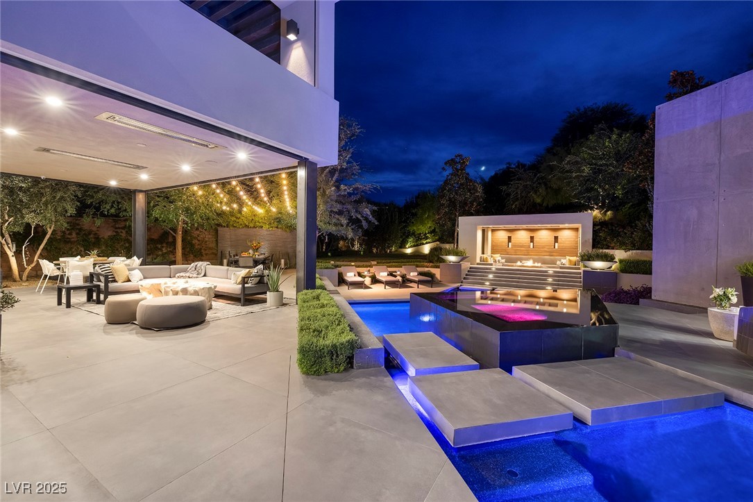 21 Drifting Shadow Way