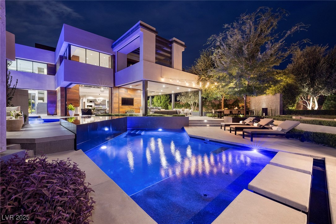 21 Drifting Shadow Way