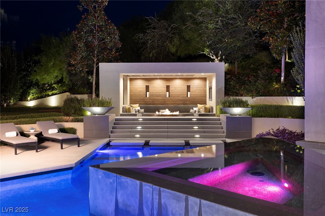 21 Drifting Shadow Way