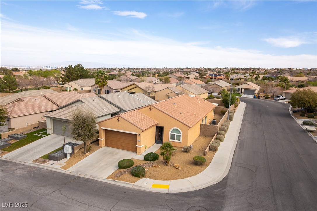 2970 Strathspey Court, Henderson, Nevada image 2