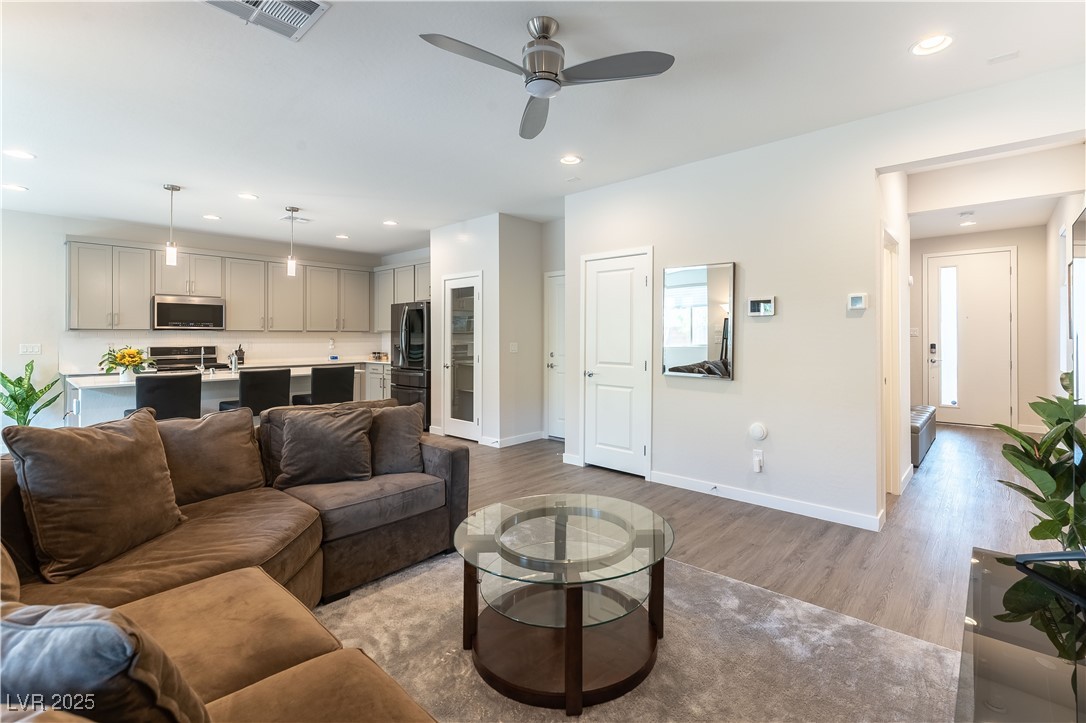 7027 Amethyst Peak Street