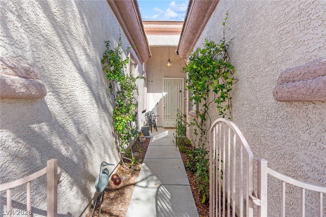 3290 Squire Street