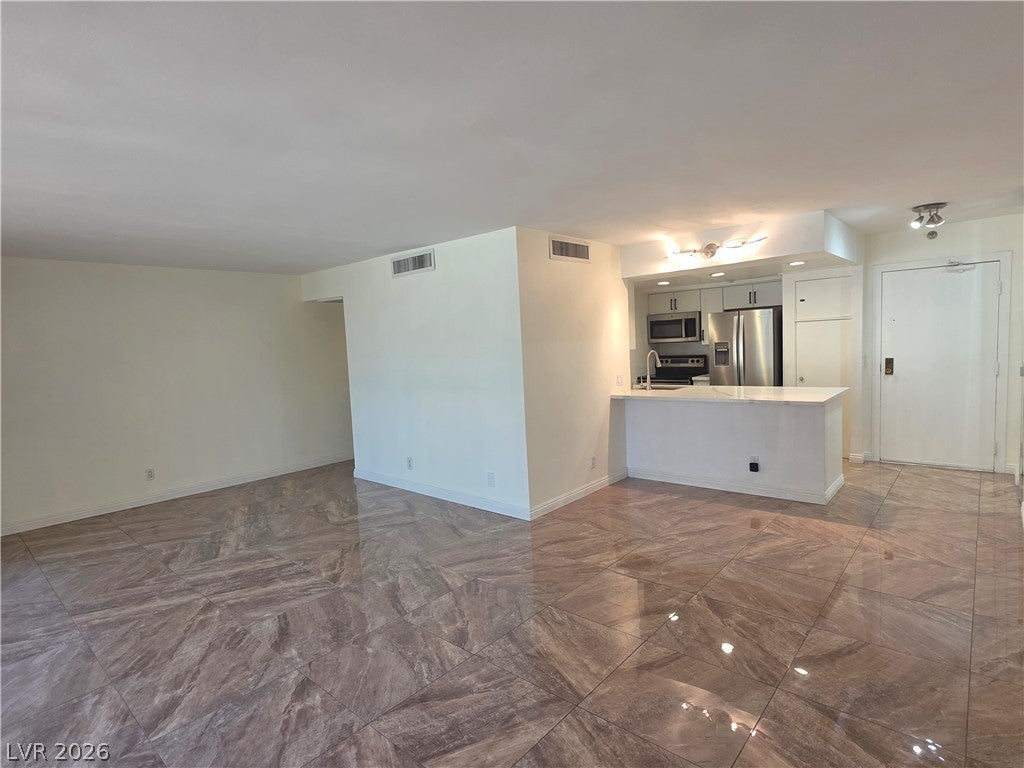 205 E Harmon Avenue 223