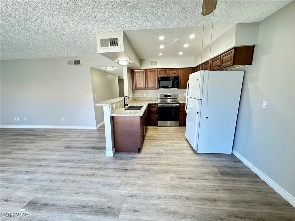 Henderson, Nevada 89014, United States, 2 Bedrooms Bedrooms, ,2 BathroomsBathrooms,Residential,Active,179942