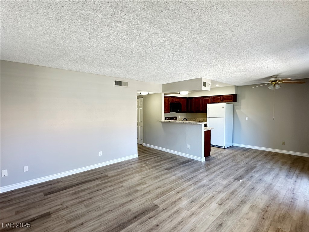 Henderson, Nevada 89014, United States, 2 Bedrooms Bedrooms, ,2 BathroomsBathrooms,Residential,Active,179942