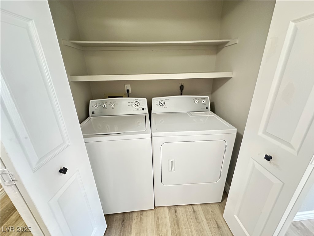 Henderson, Nevada 89014, United States, 2 Bedrooms Bedrooms, ,2 BathroomsBathrooms,Residential,Active,179942