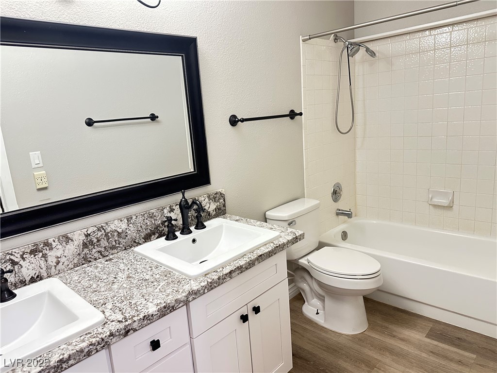 Henderson, Nevada 89014, United States, 2 Bedrooms Bedrooms, ,2 BathroomsBathrooms,Residential,Active,179942