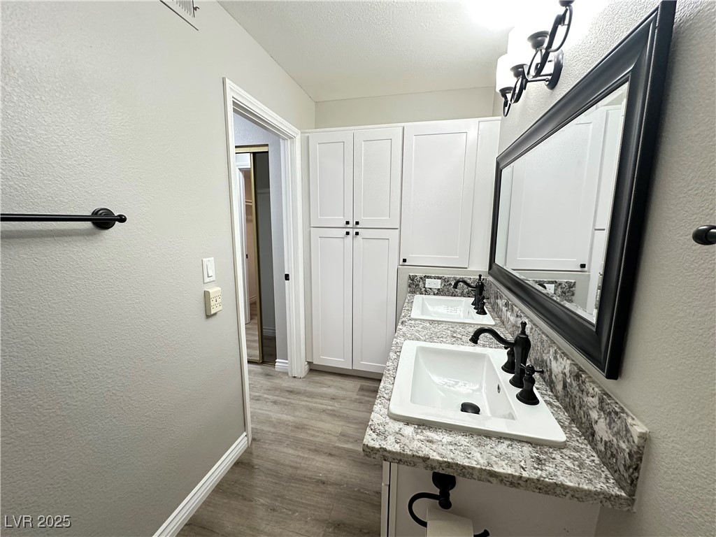 Henderson, Nevada 89014, United States, 2 Bedrooms Bedrooms, ,2 BathroomsBathrooms,Residential,Active,179942