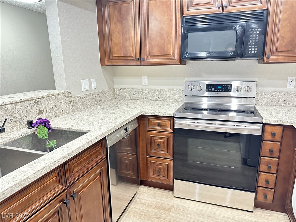 Henderson, Nevada 89014, United States, 2 Bedrooms Bedrooms, ,2 BathroomsBathrooms,Residential,Active,179942