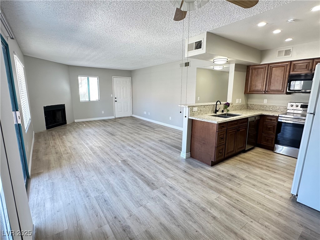 Henderson, Nevada 89014, United States, 2 Bedrooms Bedrooms, ,2 BathroomsBathrooms,Residential,Active,179942