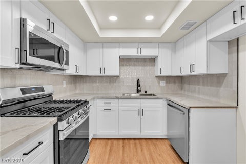 Townhouse For Sale - 2256 Tall Pine Drive<br/> Las Vegas, NV 89108