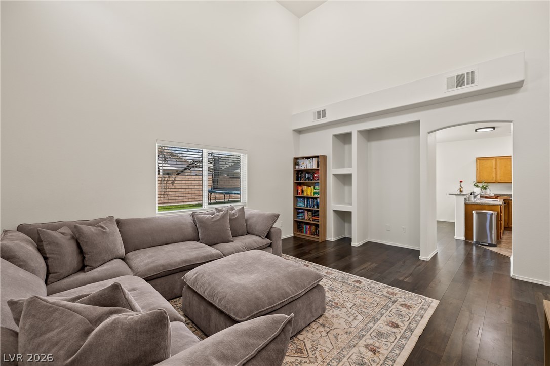 4916 Morning Splash Avenue